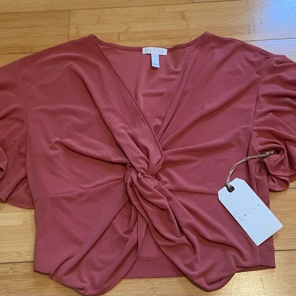 Leith Women's Red Baroque Twist Front Top Size Small NWT Nordstrom - Picture 2 of 9